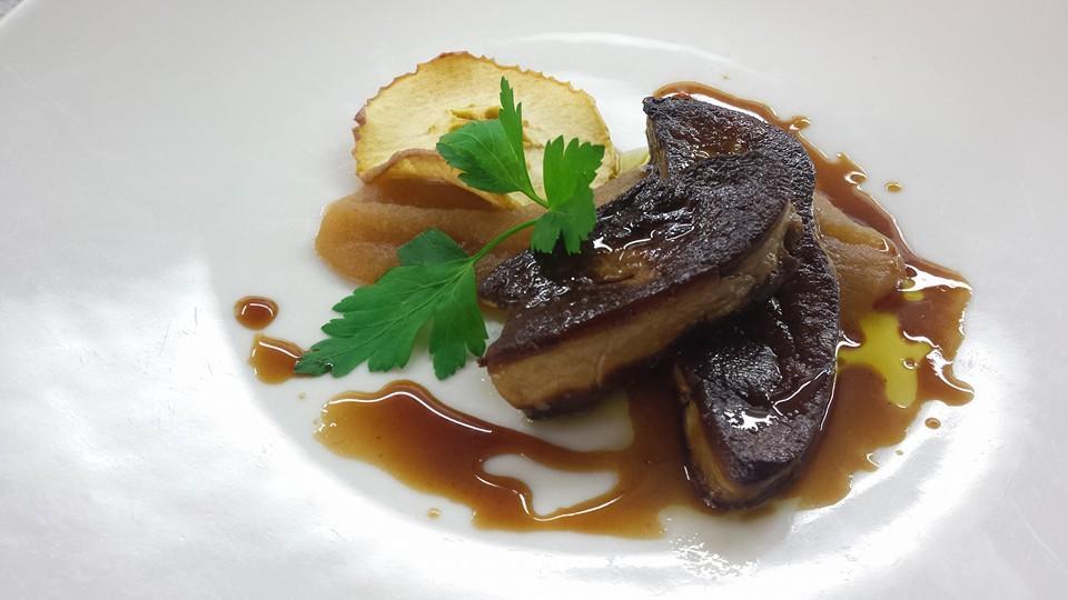 Logis Hotels - Le Pont Bernet - Hotel 2 Etoiles Et Restaurant Le Pian-Médoc Eksteriør billede