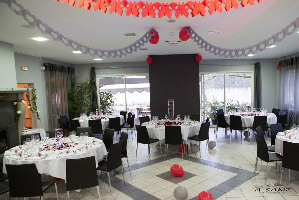 Logis Hotels - Le Pont Bernet - Hotel 2 Etoiles Et Restaurant Le Pian-Médoc Eksteriør billede